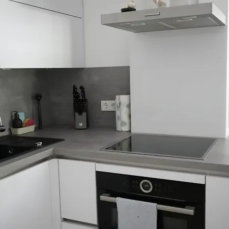 Apartament Modernes 2-zimmer Mit Balkon