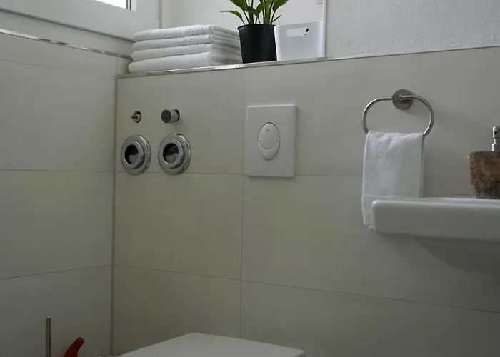 Modernes 2-zimmer Mit Balkon 蒙斯特