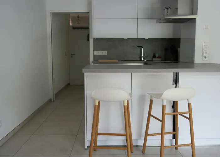 Modernes 2-zimmer Mit Balkon Διαμέρισμα